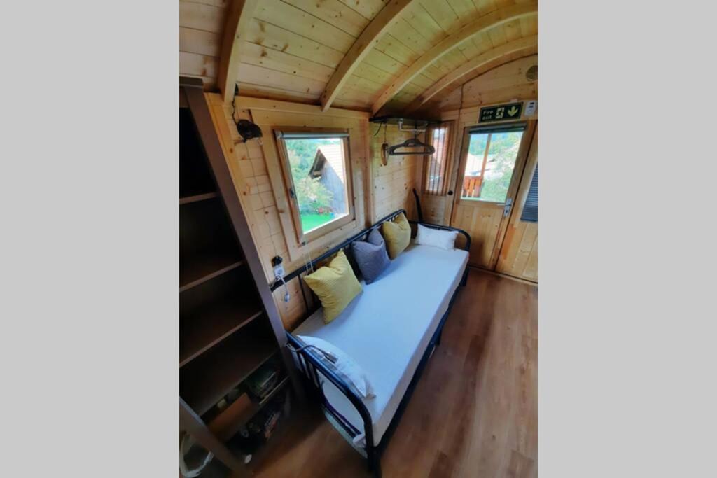 Autarkes Tiny House Mit Rheinblick Apartment Rumikon Ngoại thất bức ảnh